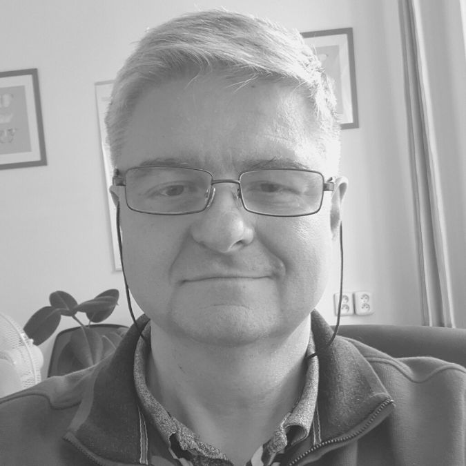 Dr Jaroslaw Uziallo